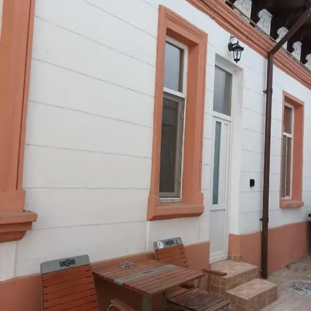 Casa Liveni شقة